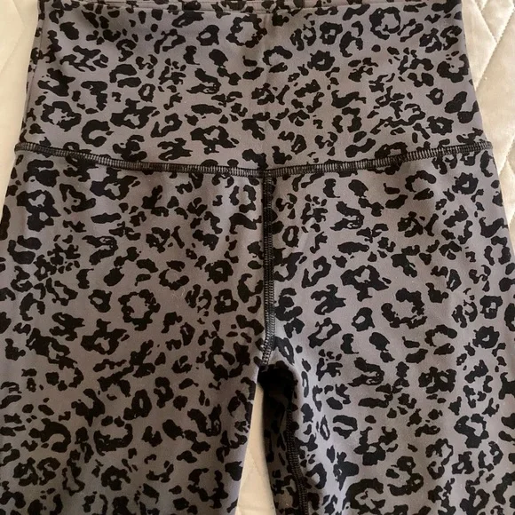 Athleta Elation Ultra High Rise Tight Gray/Black Leopard XS 27" inseam - Picture 5 of 10